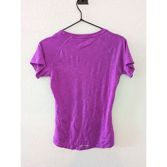 Under Armour Womens Sz XS Short Sleeve Semi Fitted T Shirt Purple NEW - Picture 3 of 3
